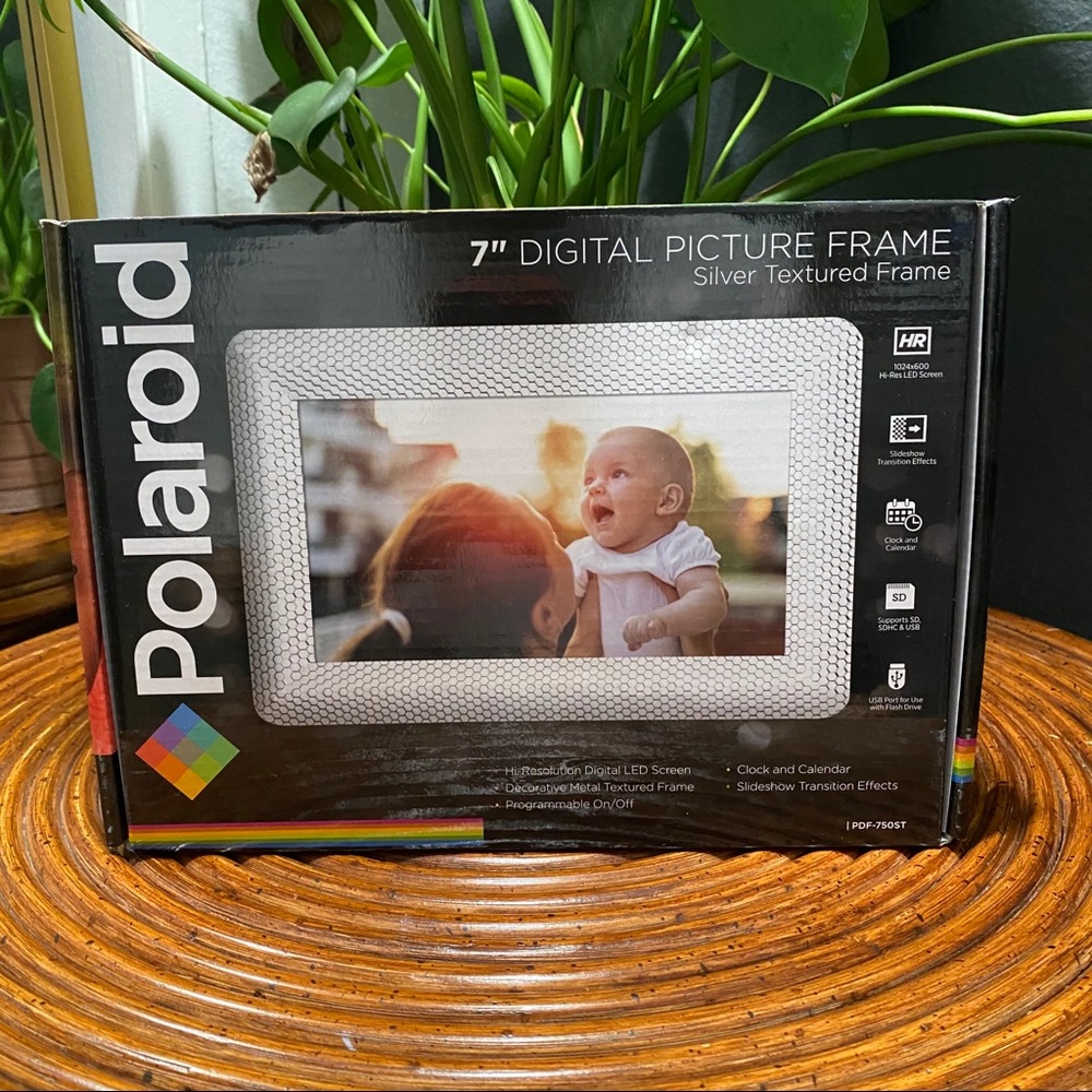 Polaroid 7” digital frame